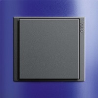 Gira Event Opaque, Цвет рамки: Синий; Цвет вставки и клавиши: Антрацит