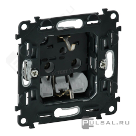 Розетка
Valena Life,  Valena Allure,  без шторок,  с заземлением,  одинарная,  безвинтовые клеммы,  753021,  7 530 21,  Legrand
 - PULSAL.RU